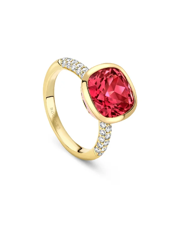 Men's Signet Ring-Florentine Dolce Vita Cushion Pink Tourmaline Yellow Gold Ring